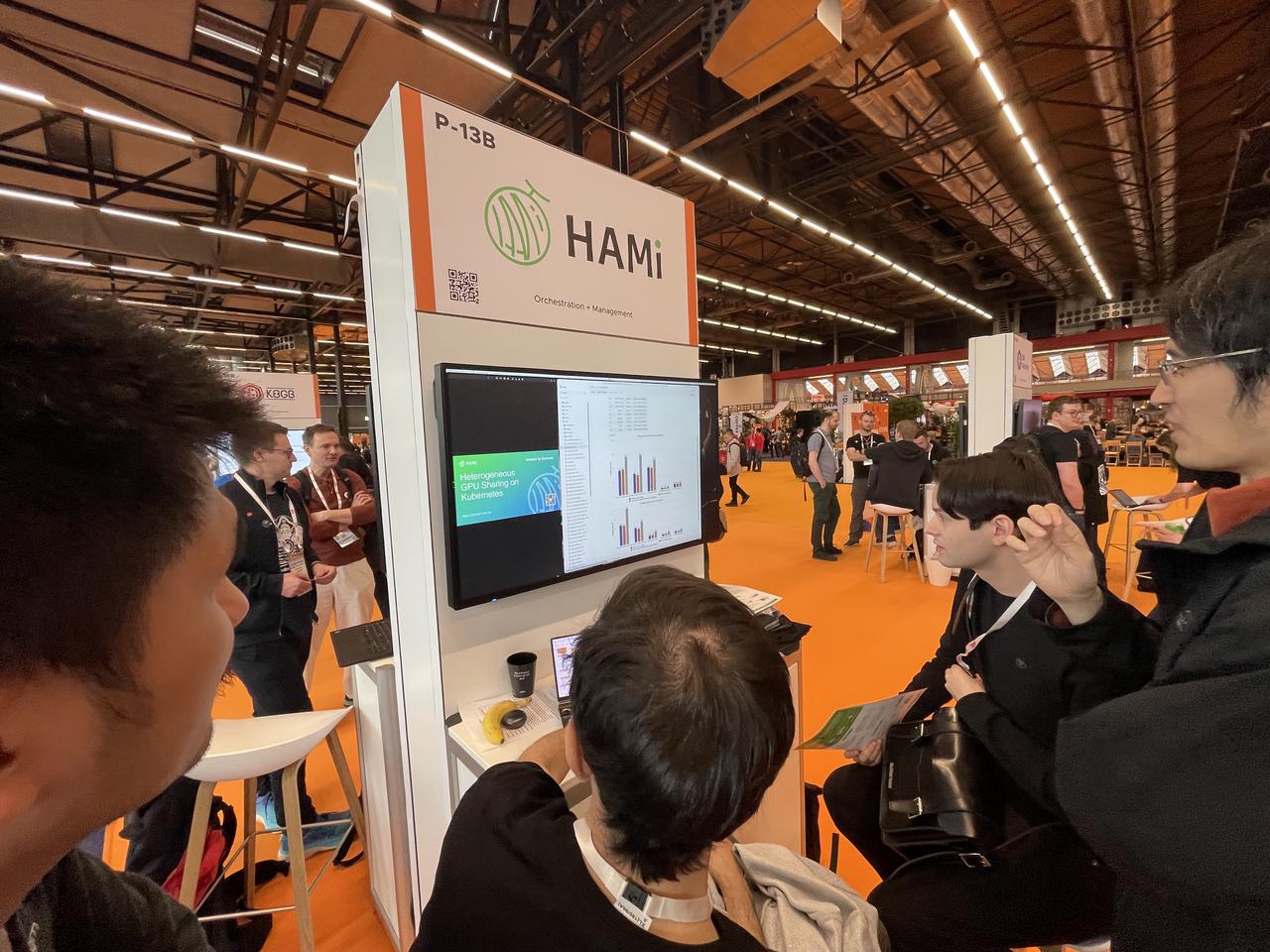 A steady stream of visitors at the HAMi booth